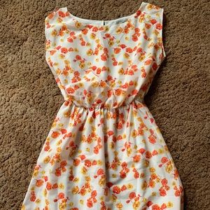 Cap-sleeves dress
